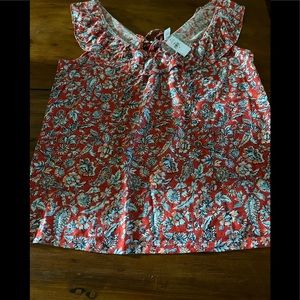 Old Navy floral Top NWT. Size M.